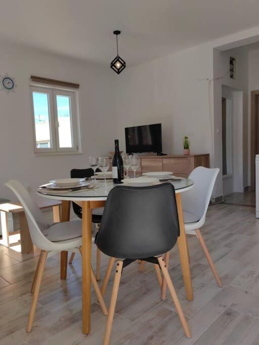 Apartment Marija, New 1Bd Apt With Free Parking Σπλιτ Εξωτερικό φωτογραφία